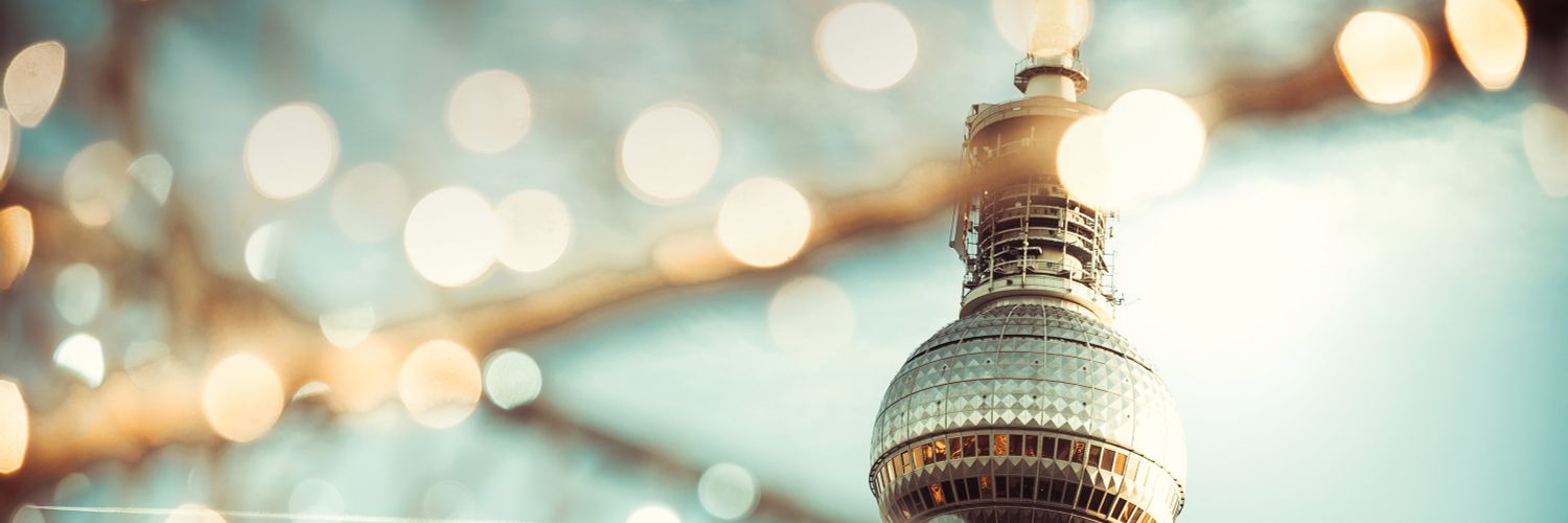 Fernsehturm mit Lichtern